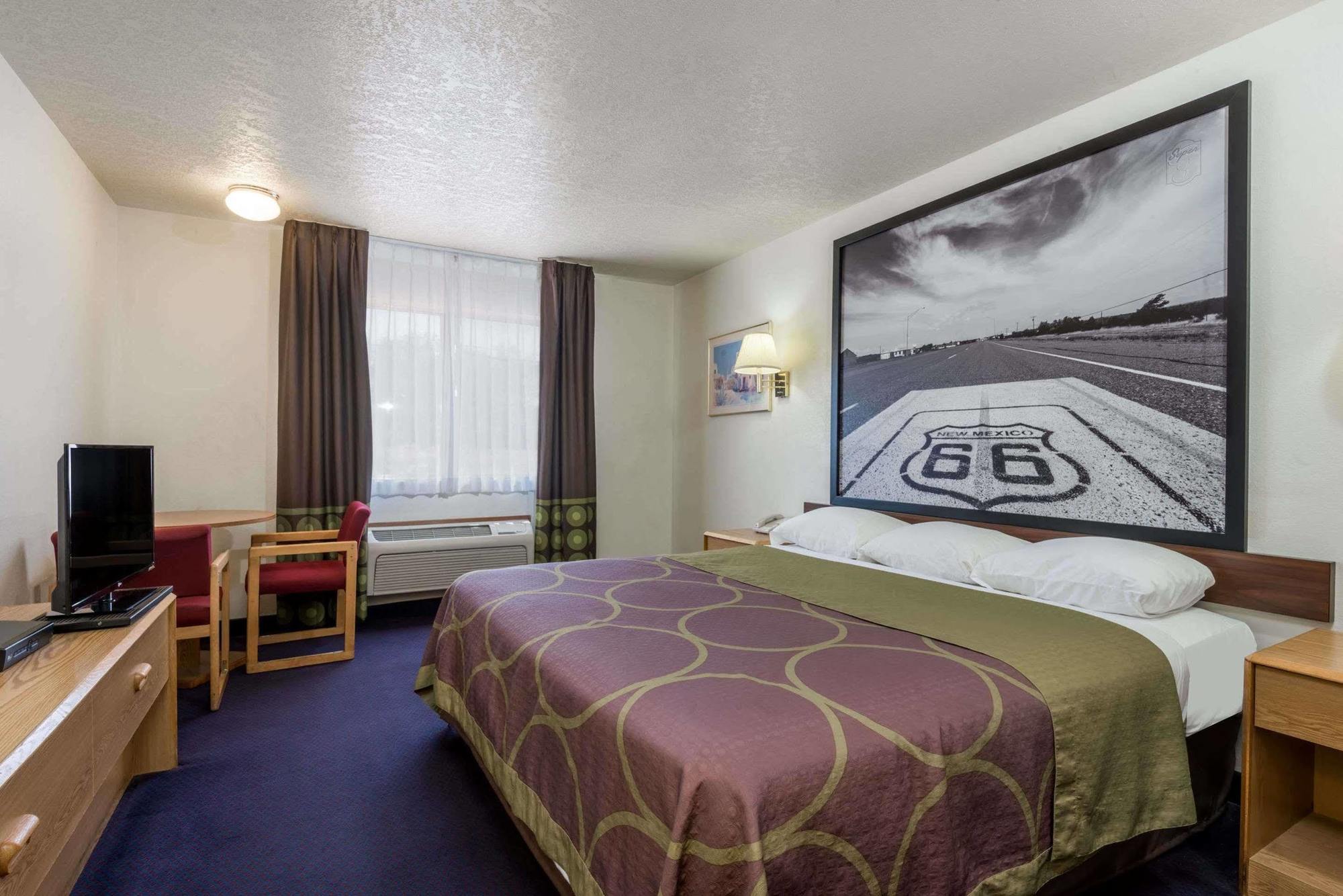 فندق Super 8 By Wyndham بيرناليلو المظهر الخارجي الصورة